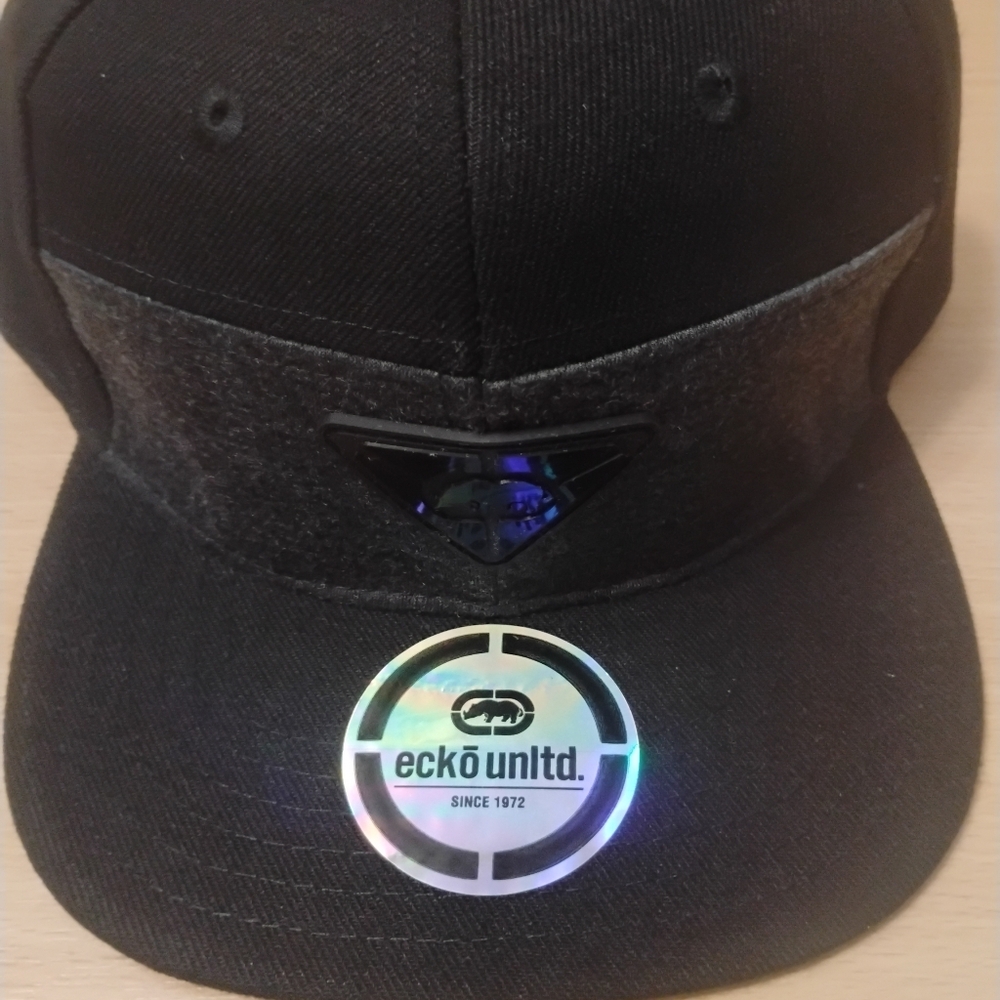 Ecko Unltd. Black Snapback Hat – Wool Blend Panel – Rhino Logo Badge – NWT